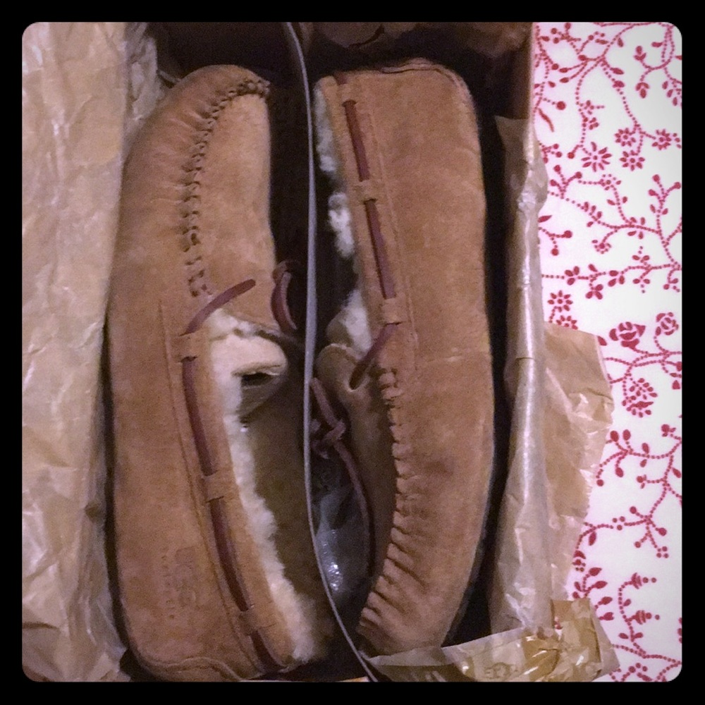 Bran new Dakota moccasins